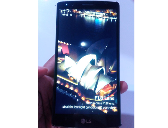The LG G4 is the first phone to utilize the new human-centric UX 4.0 that promises to be simpler and more intuitive to better understand and respond to the needs of each user.